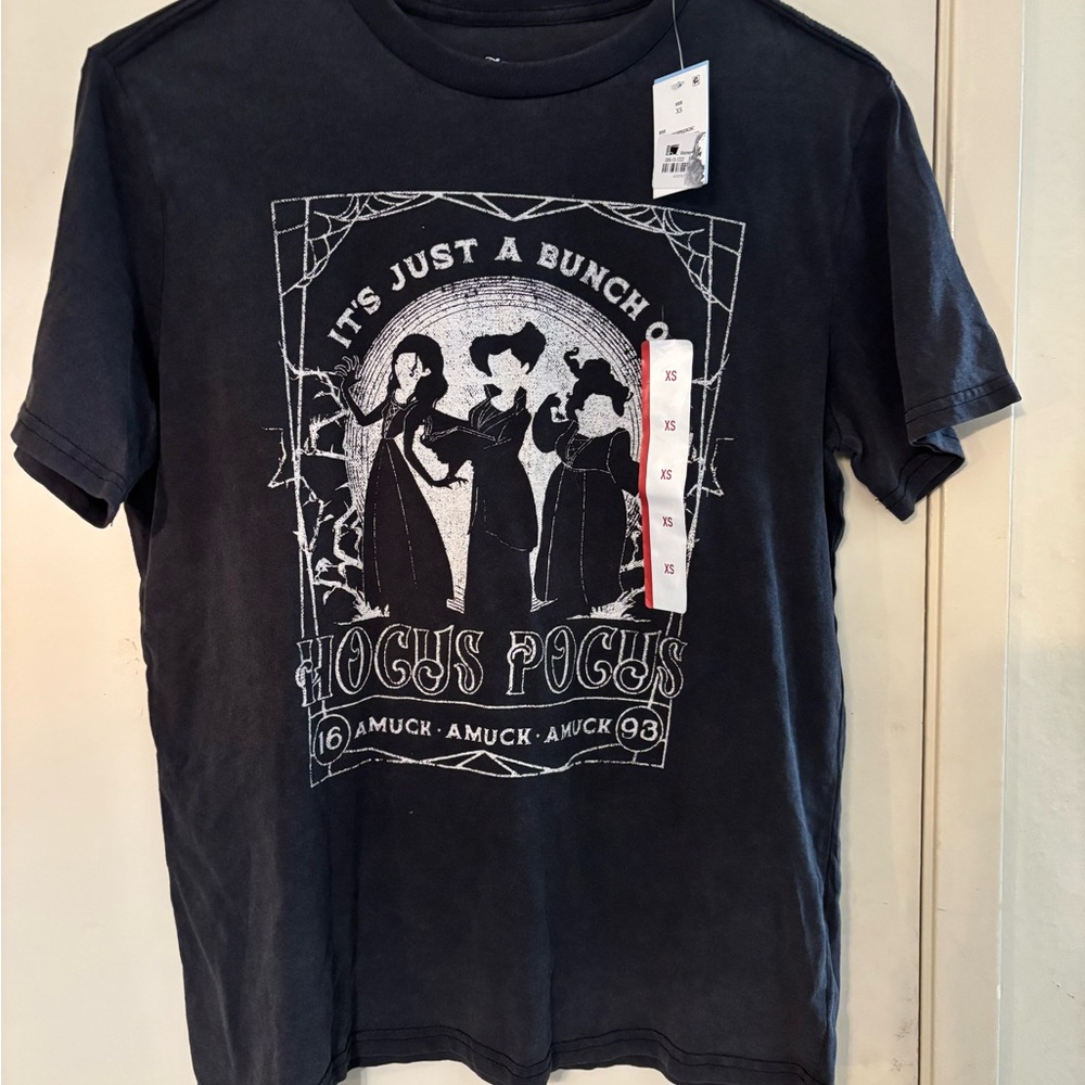 Disney Hocus Pocus Tee Size XS NWT